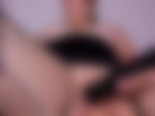 Live cam show with Isabella_ariass - Body Massage on Camsoda