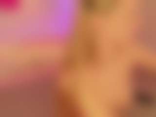 Live cam show with Sttyllezz - Green Eyes on Camming Site
