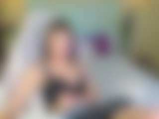 Live cam show with Amy-Martin - Full Nudity on CamClone