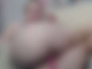 Live cam show with ember-luna - Butt Plug on Stripli.com