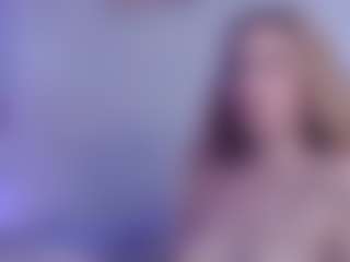 Live cam show with ember-luna - Green Eyes on Camming Site