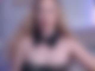 Live cam show with ember-luna - Butt Plug on CamSodaAdn