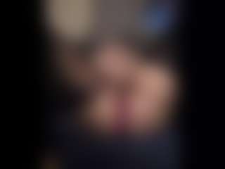 Honestlyfux's Live Sex Cam Show