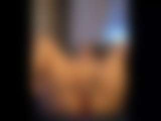 Honestlyfux's Live Sex Cam Show