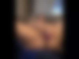 Honestlyfux's Live Sex Cam Show