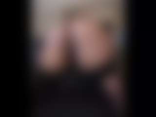 Honestlyfux's Live Sex Cam Show
