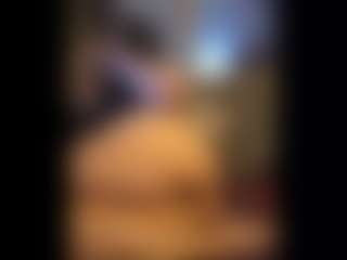 Honestlyfux's Live Sex Cam Show