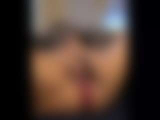 Honestlyfux's Live Sex Cam Show