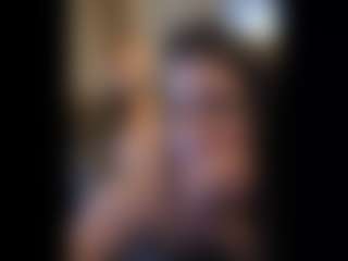 Honestlyfux's Live Sex Cam Show