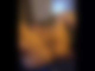 Honestlyfux's Live Sex Cam Show