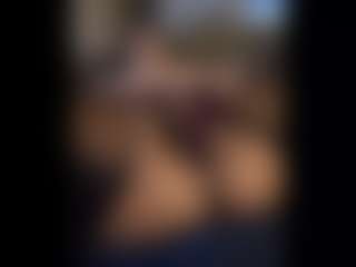 Honestlyfux's Live Sex Cam Show