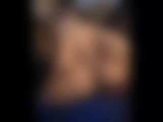 Honestlyfux's Live Sex Cam Show