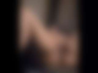Honestlyfux's Live Sex Cam Show