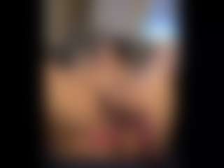Honestlyfux's Live Sex Cam Show