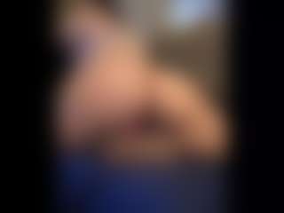Honestlyfux's Live Sex Cam Show