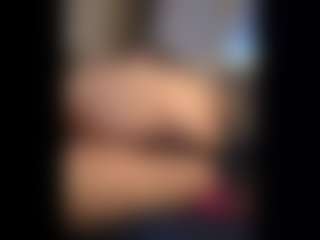 Honestlyfux's Live Sex Cam Show