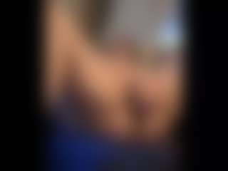 Honestlyfux's Live Sex Cam Show