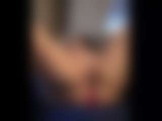 Honestlyfux's Live Sex Cam Show