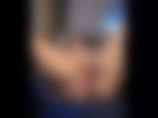 Honestlyfux's Live Sex Cam Show