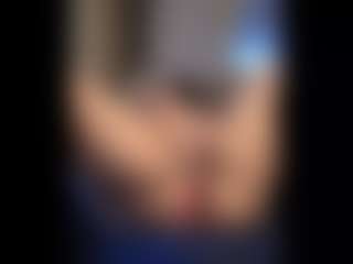 Honestlyfux's Live Sex Cam Show