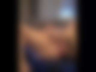 Honestlyfux's Live Sex Cam Show