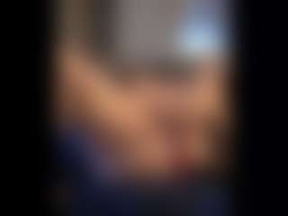 Honestlyfux's Live Sex Cam Show