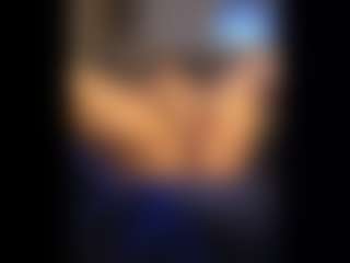 Honestlyfux's Live Sex Cam Show