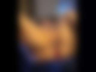 Honestlyfux's Live Sex Cam Show
