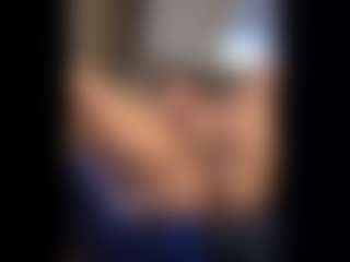 Honestlyfux's Live Sex Cam Show