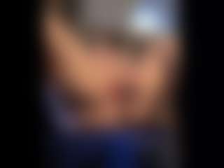 Honestlyfux's Live Sex Cam Show