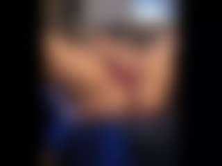 Honestlyfux's Live Sex Cam Show