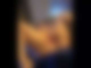 Honestlyfux's Live Sex Cam Show