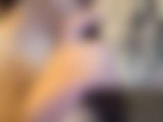 Honestlyfux's Live Sex Cam Show