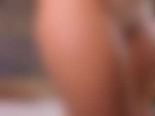 Live cam show with Nikki - Average on Latina Girls