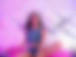 Live cam show with QueenMiranda4 - Tease on Camming Site