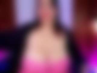 Live cam show with Stefy Harris - Mature Young Adult on Camsoda