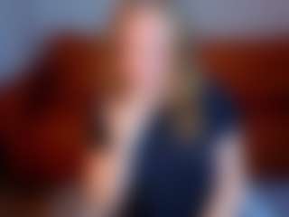 Live cam show with Vicki-Milles - Eating Pussy on Camming Site