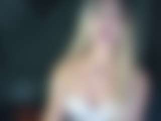 Ariana-romero19