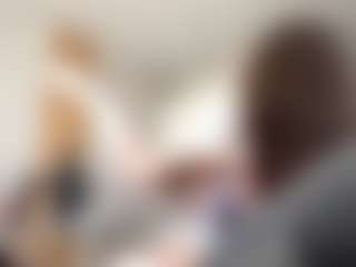 Live cam show with GwendaWanders - Public Brown Hair on Milf Play