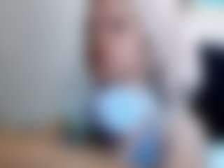 Live cam show with GwendaWanders - Skinny on sexylive.show