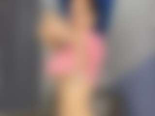 Live cam show with MissLaderer - Threesome on googirlz