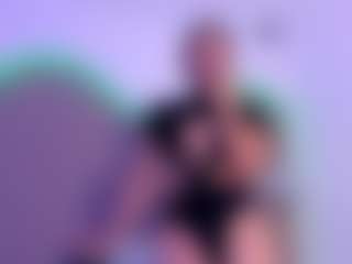 Live cam show with Rachellmml - Double Penetration on Camsoda