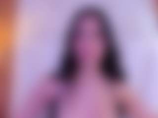 Live cam show with Ambarmml - Skinny on CamClone