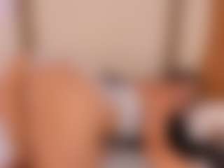 Live cam show with Ambarmml - Teen (18+) on intimatelivegirls.com
