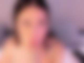 Live cam show with Ambarmml - Teen (18+) on Camsoda