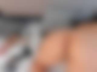 Live cam show with Ambarmml - Curvy Young Adult on CamClone