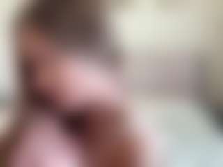 Live cam show with Alberta - Smoke on sexylive.show