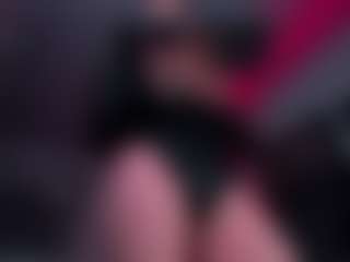 Live cam show with Draculairis - Smoking on Camsoda
