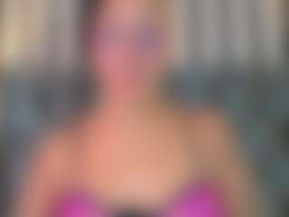 Live cam show with Kinsleybrown - Yoga on Free Soda