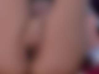 Sky Saenz's Live Sex Cam Show